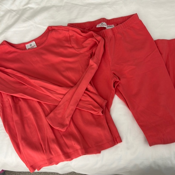 Hanna Andersson pajama set- top and bottom - Picture 2 of 4